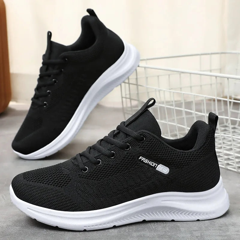 New men's sports shoes for walking